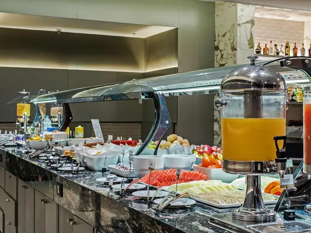 Das Frühstücksbuffet des Hotel Atlântico Prime